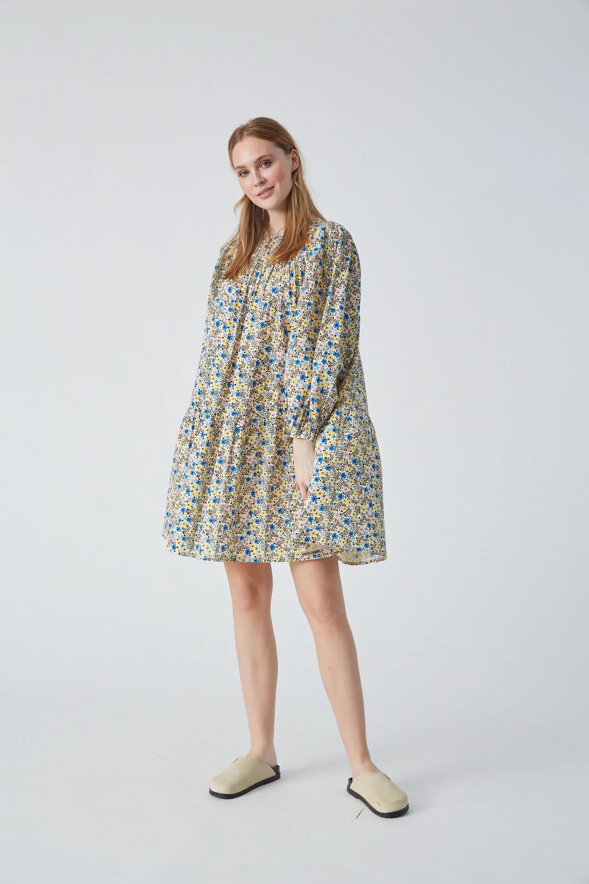 Molori_Dress-Dress_-_Woman-2-W-MOLORI-PAL-FLO-Yellow_Multi_Flowers-1_1200x1800 kopi